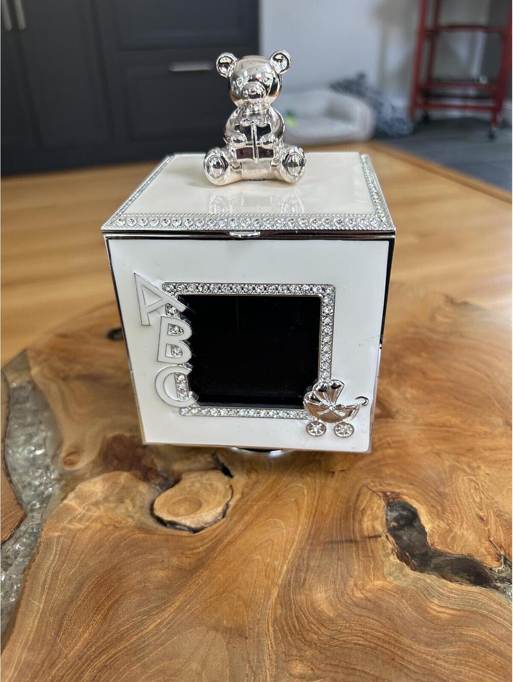 Bambino Musical Cube Box Enamelled Photo Frame Child Baby 4 Pictures Teddy